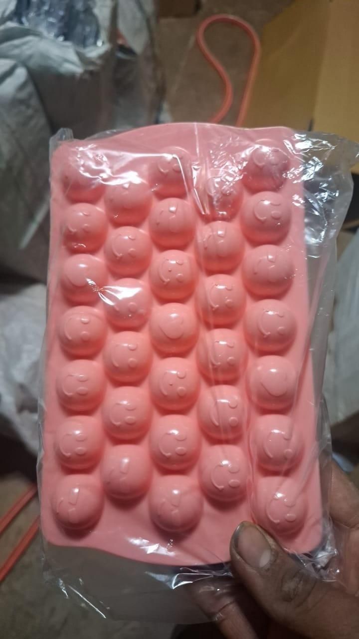 Plastic Reusable Flexible Round Ice Cube Trays (Pak of 2)